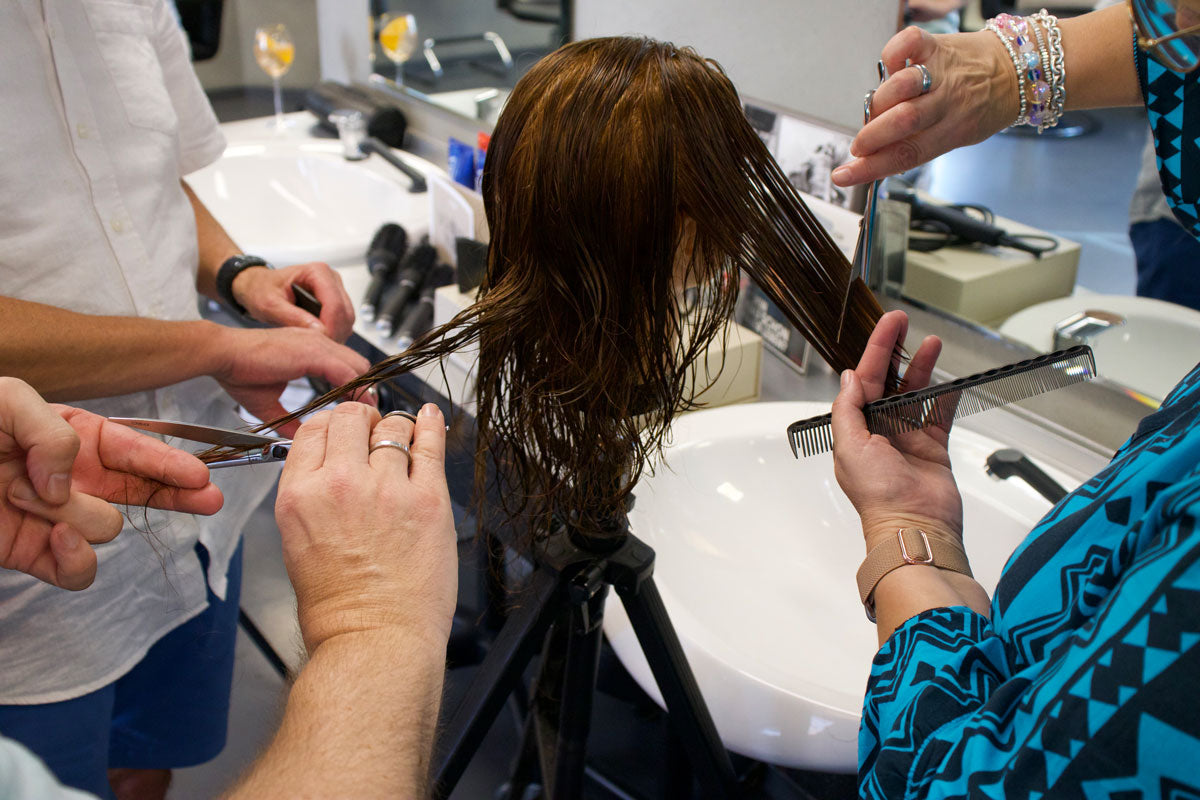 Haarschnitt mit hochwertigen Friseurscheren