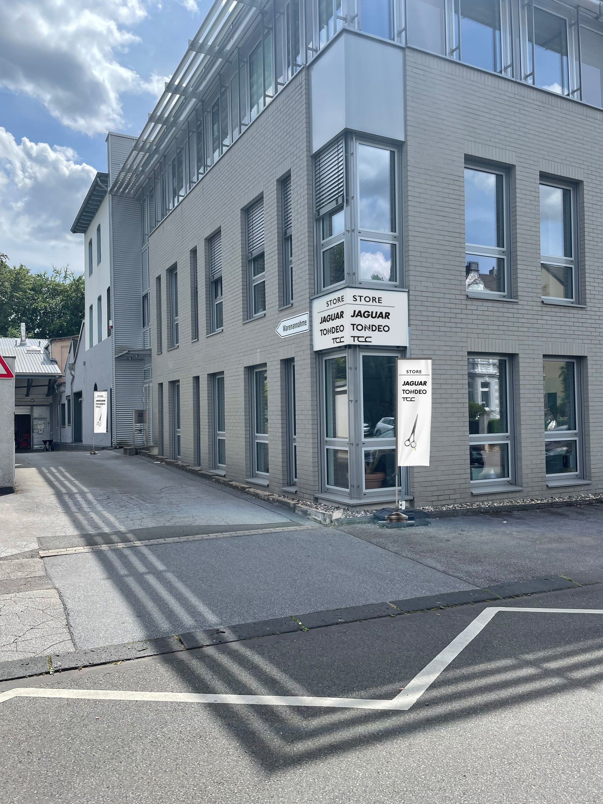 Modernes Gebäude Friseurscheren-Fachgeschäft außen