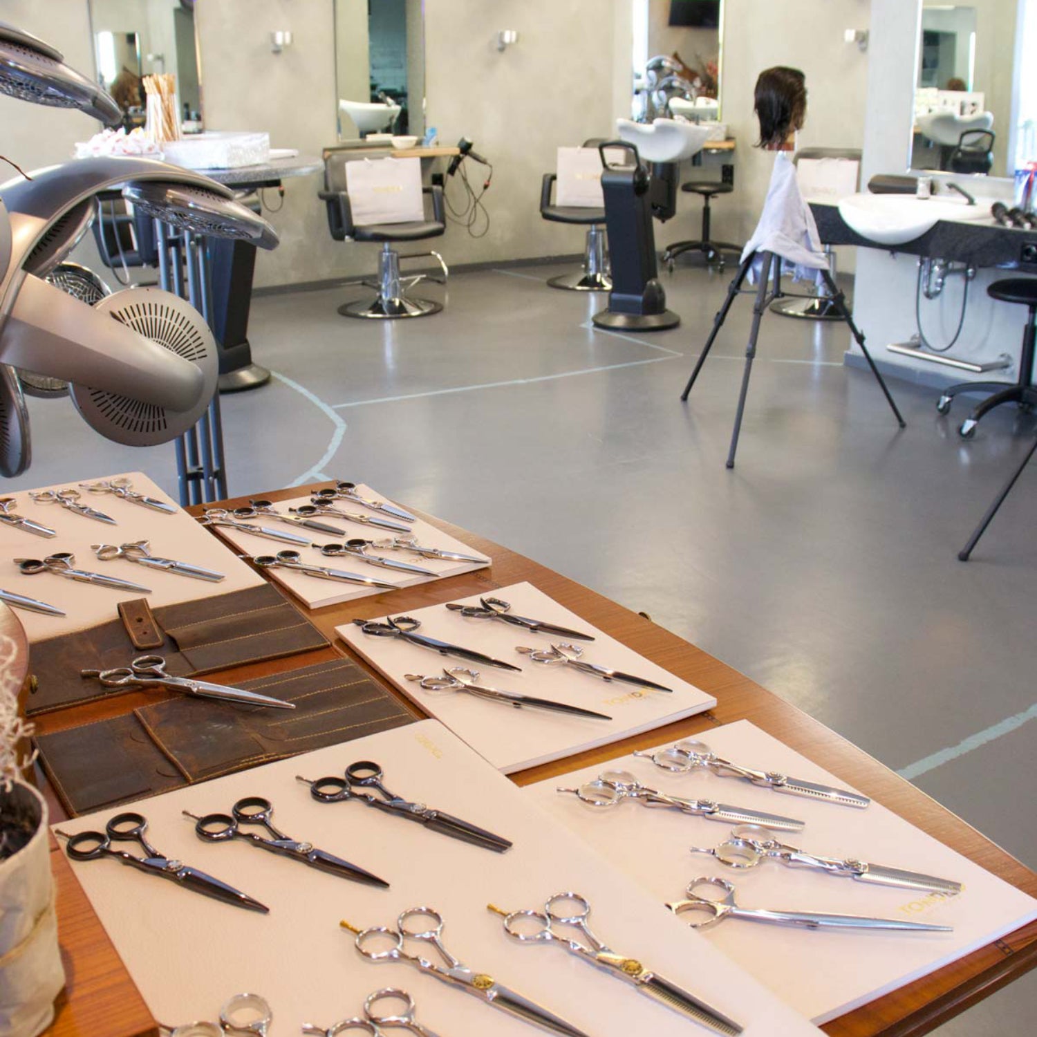 Fiesta de tijeras en el salón