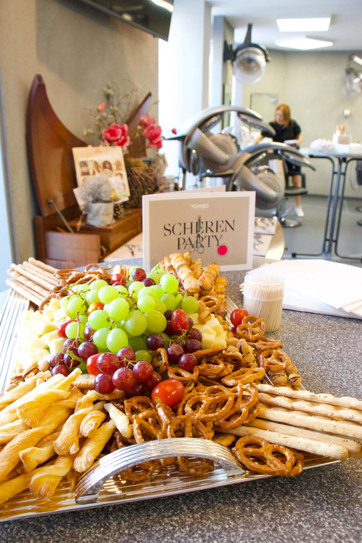 Snacks bei Friseurscheren-Event