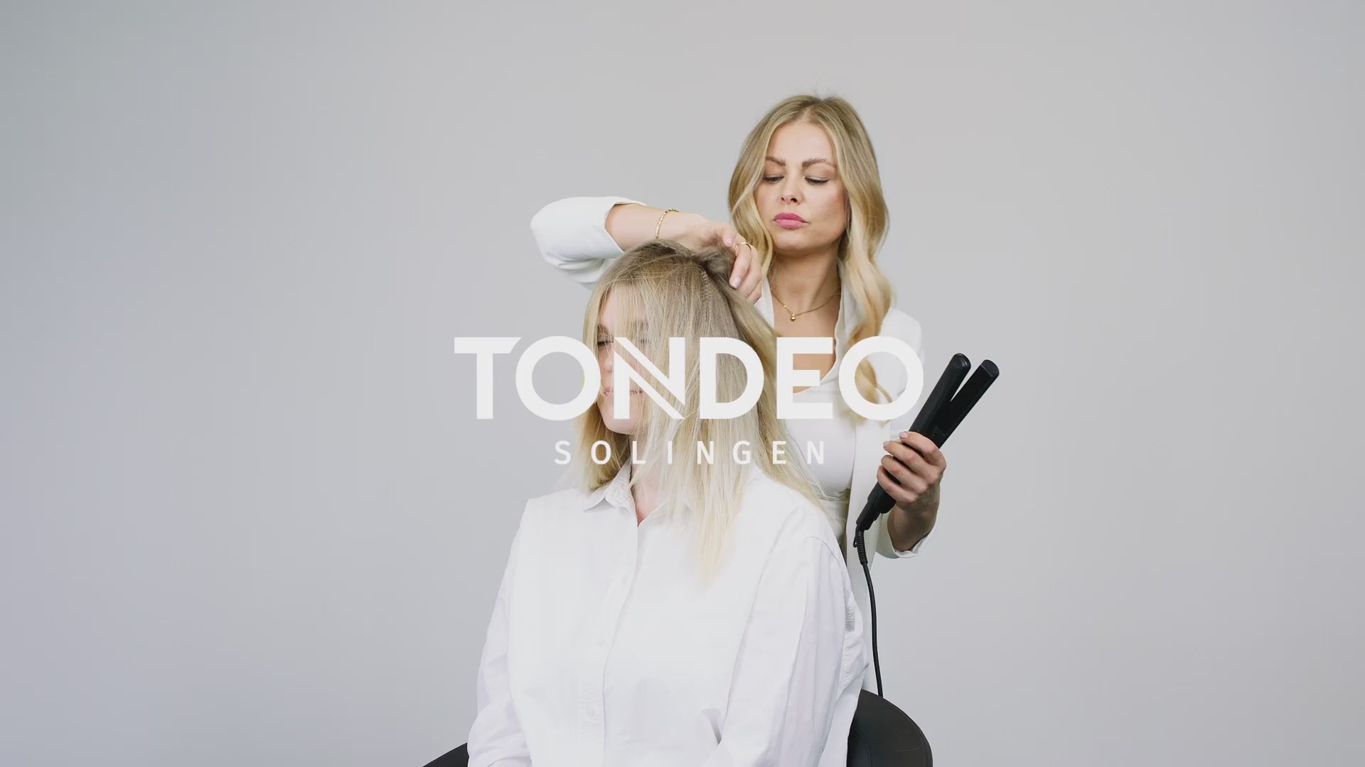 TONDEO CERION Crimp Kreppeisen in Schwarz – Professionelles Kreppeisen für Volumen, Struktur und langanhaltendes Haarstyling, Video Anwendung